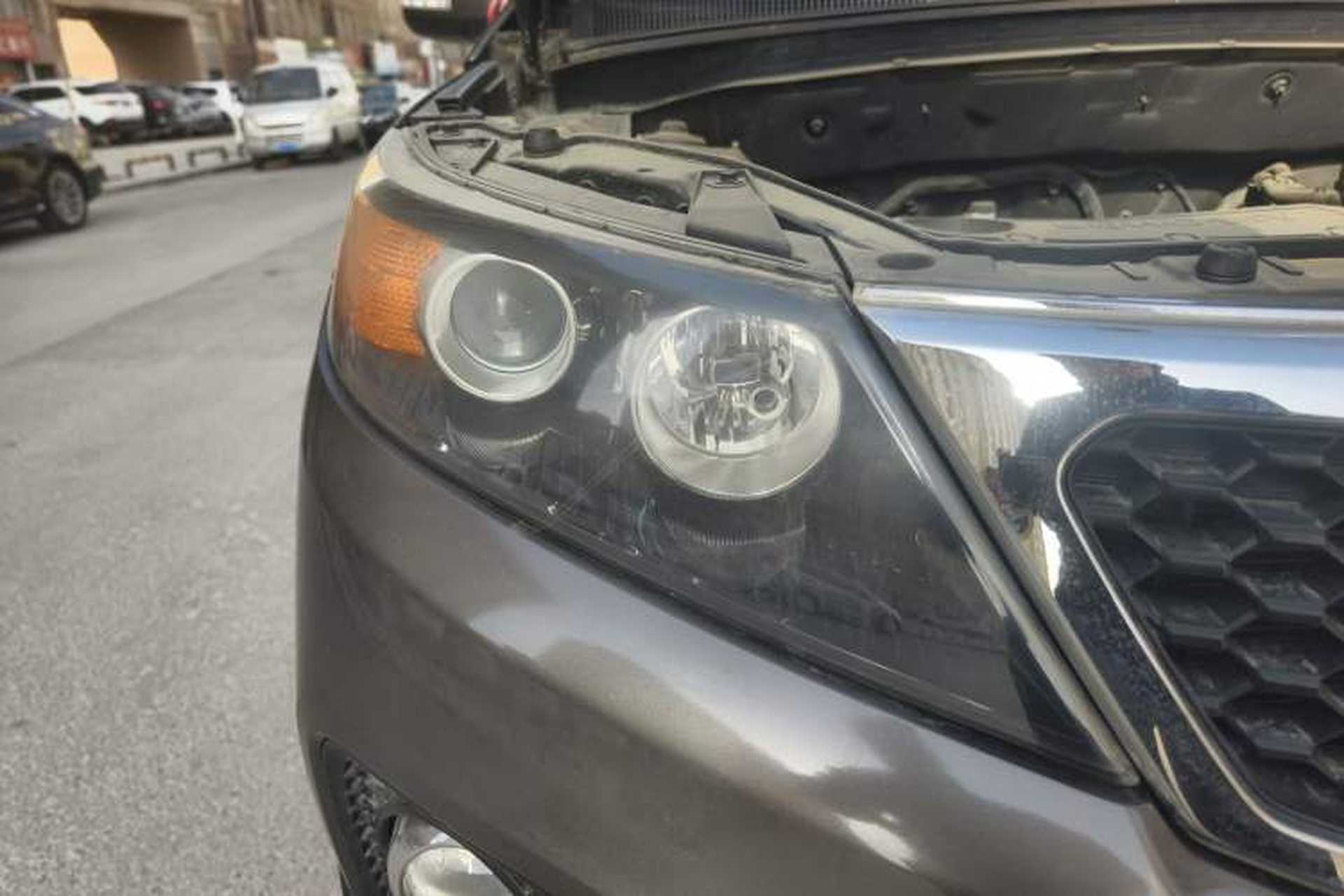 Used Kia Sorento 2012 2.4L Gasoline Supreme Edition Right Front Headlight