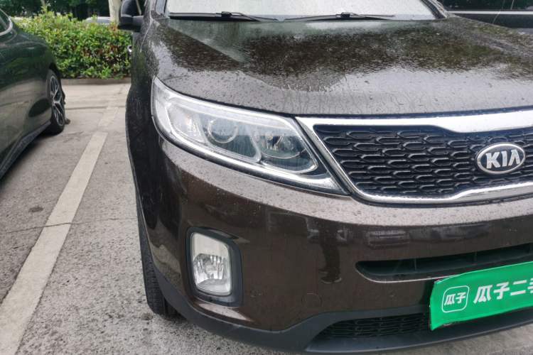 Used Kia Sorento 2012 2.4L Gasoline Comfort Edition Right Front Headlight