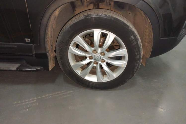 Used Kia Sorento 2012 2.2T Diesel Comfort Edition Right Front Wheel Hub