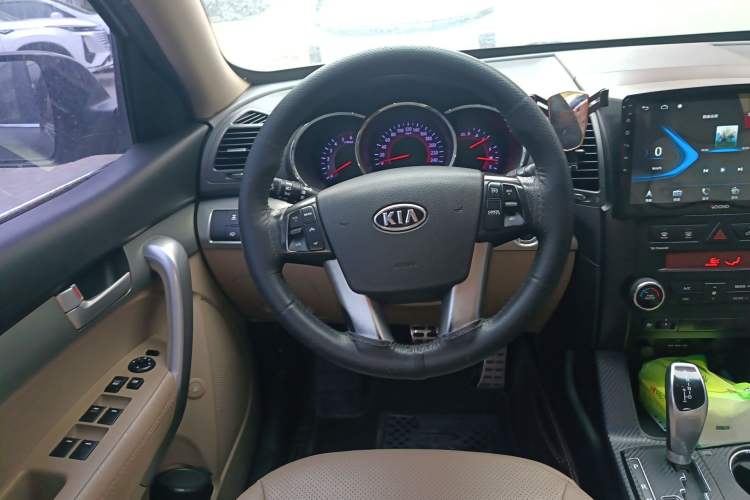 Used Kia Sorento 2012 2.2T Diesel Supreme Edition Steering Wheel