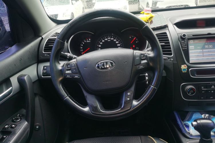 Used Kia Sorento 2012 2.4L Gasoline Comfort Edition Steering Wheel
