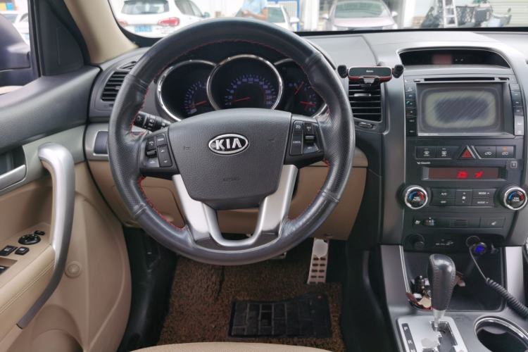 Used Kia Sorento 2012 2.4L Gasoline Supreme Edition Steering Wheel