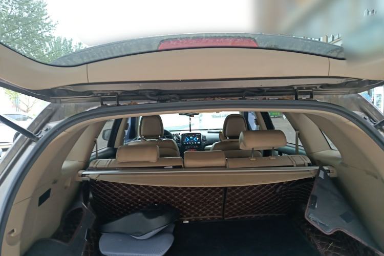 Used Kia Sorento 2012 2.2T Diesel Supreme Edition Trunk