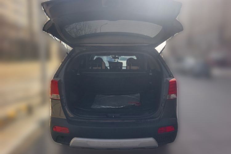 Used Kia Sorento 2012 2.4L Gasoline Supreme Edition Trunk