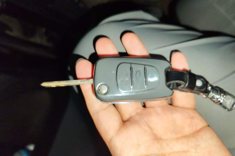 Used Kia Sorento 2012 2.2T Diesel Comfort Edition Vehicle Key