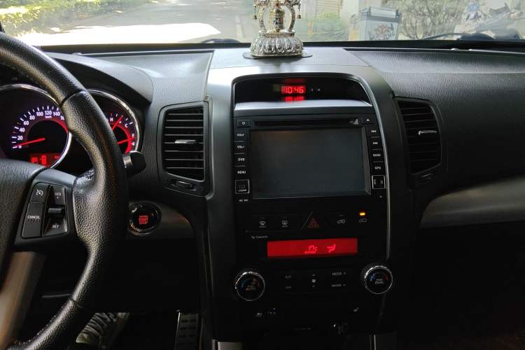 Used Kia Sorento 2012 2.4L Gasoline Supreme Edition Audio And AC Panel