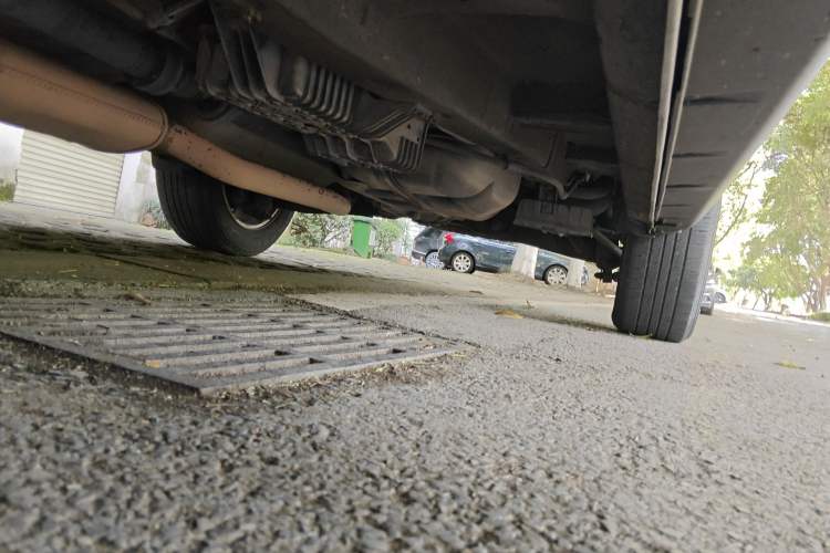 Used Kia Sorento 2012 2.4L Gasoline Supreme Edition Chassis Front Left