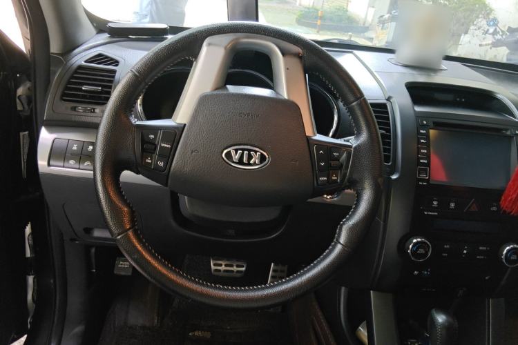 Used Kia Sorento 2012 2.4L Gasoline Supreme Edition Steering Wheel