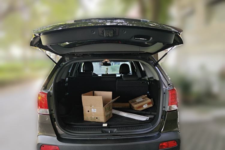 Used Kia Sorento 2012 2.4L Gasoline Supreme Edition Trunk