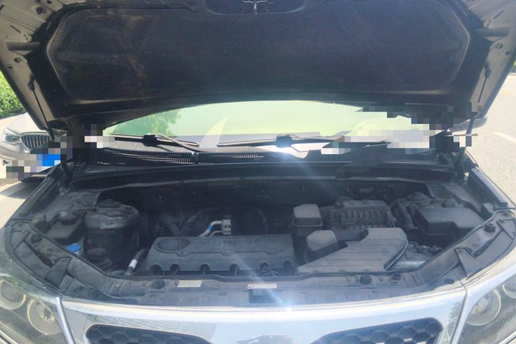 Used Kia Sorento 2012 2.4L Gasoline Luxury Edition Engine Bay