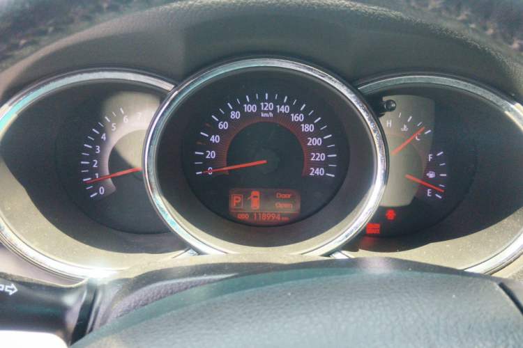 Used Kia Sorento 2012 2.4L Gasoline Luxury Edition Instrument Cluster