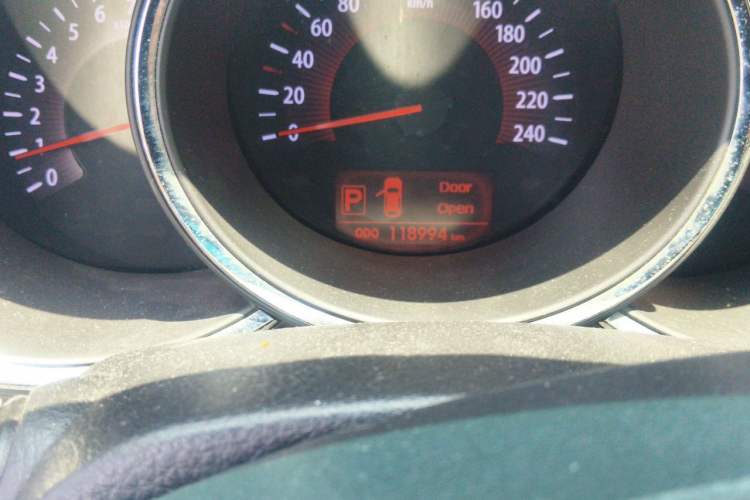 Used Kia Sorento 2012 2.4L Gasoline Luxury Edition Odometer Close Up