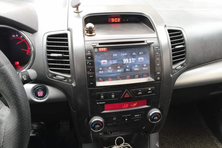 Used Kia Sorento 2012 2.4L Gasoline Comfort Edition Audio And AC Panel
