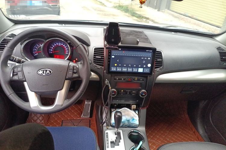 Used Kia Sorento 2012 2.2T Diesel Luxury Edition Center Console