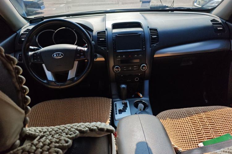 Used Kia Sorento 2012 2.4L Gasoline Luxury Edition Center Console