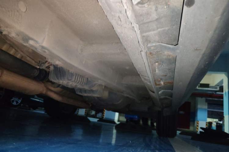 Used Kia Sorento 2012 2.4L Gasoline Luxury Edition Chassis Front Left