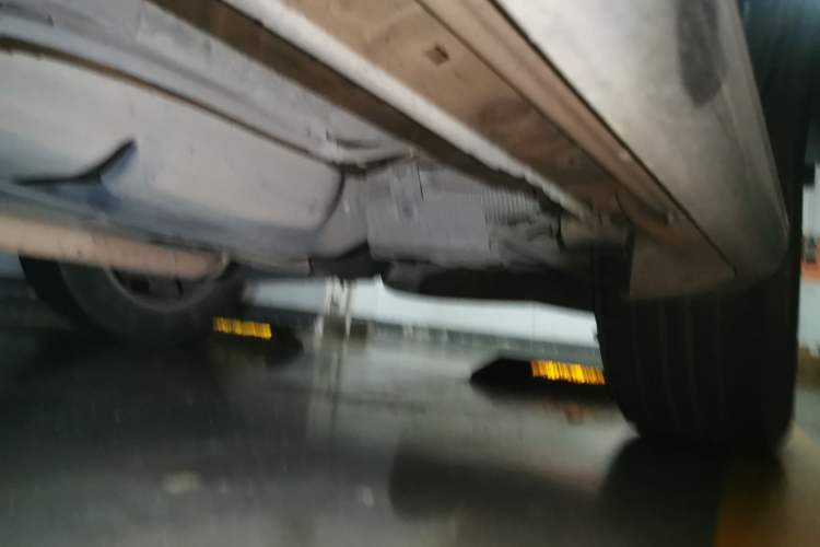Used Kia Sorento 2012 2.4L Gasoline Comfort Edition Chassis Front Left