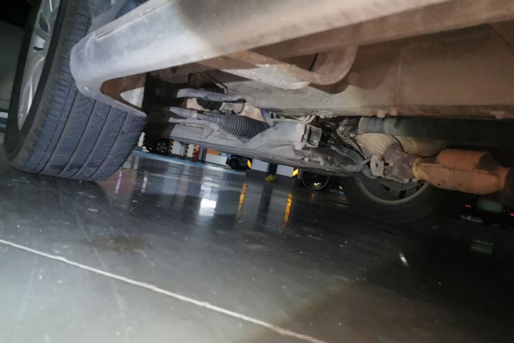 Used Kia Sorento 2012 2.4L Gasoline Comfort Edition Chassis Rear Left