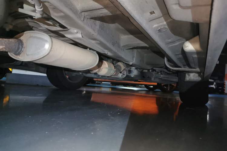 Used Kia Sorento 2012 2.4L Gasoline Comfort Edition Chassis Rear Right