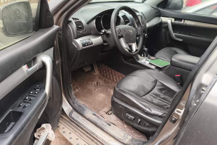 Used Kia Sorento 2012 2.4L Gasoline Comfort Edition Driver Seat