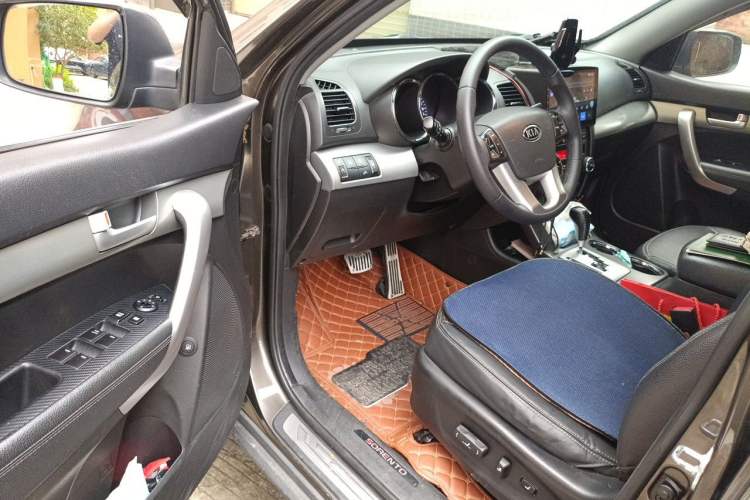 Used Kia Sorento 2012 2.2T Diesel Luxury Edition Driver Seat
