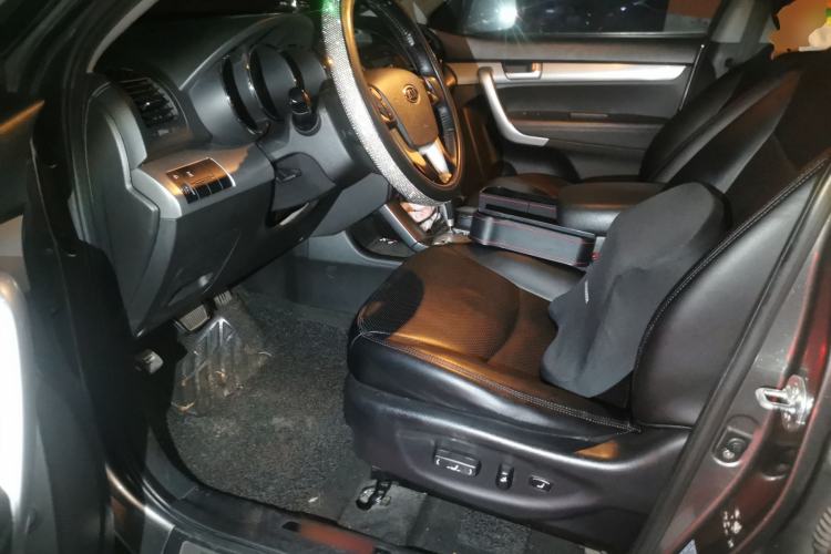 Used Kia Sorento 2012 2.4L Gasoline Comfort Edition Driver Seat