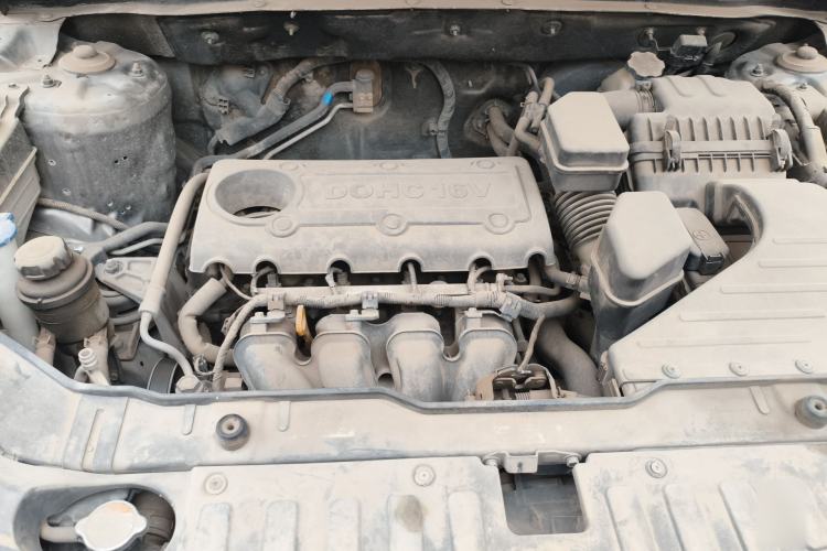 Used Kia Sorento 2012 2.4L Gasoline Comfort Edition Engine Bay