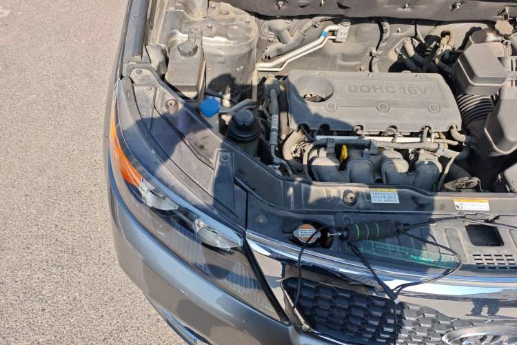 Used Kia Sorento 2012 2.4L Gasoline Luxury Edition Engine Bay Right