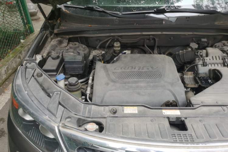 Used Kia Sorento 2012 2.2T Diesel Supreme Edition Engine Bay Right