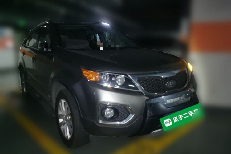 Used Kia Sorento 2012 2.4L Gasoline Comfort Edition Front Right 45 Deg