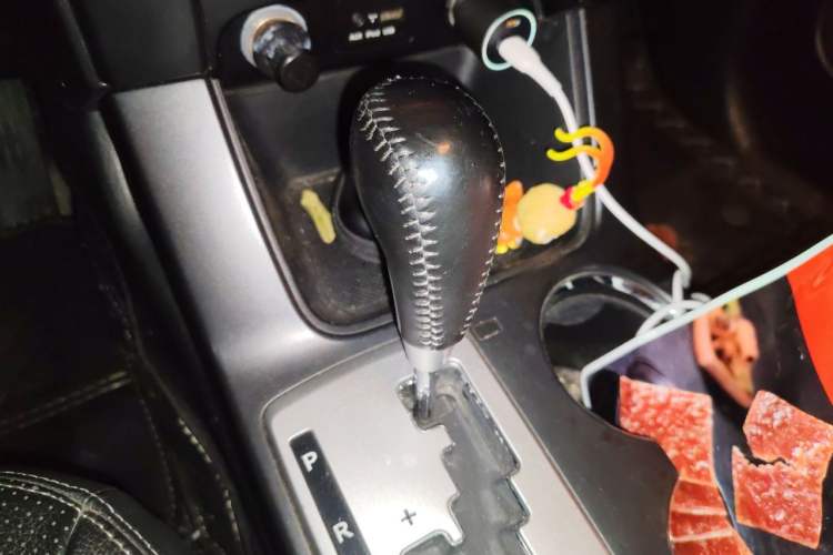 Used Kia Sorento 2012 2.4L Gasoline Luxury Edition Gear Lever
