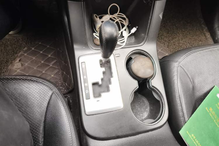 Used Kia Sorento 2012 2.4L Gasoline Comfort Edition Gear Lever