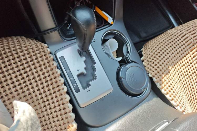 Used Kia Sorento 2012 2.4L Gasoline Luxury Edition Gear Lever