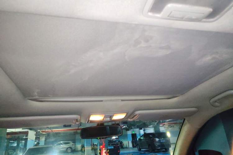 Used Kia Sorento 2012 2.4L Gasoline Luxury Edition Headliner