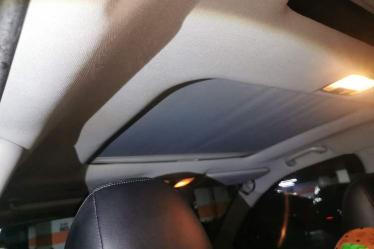 Used Kia Sorento 2012 2.4L Gasoline Comfort Edition Headliner