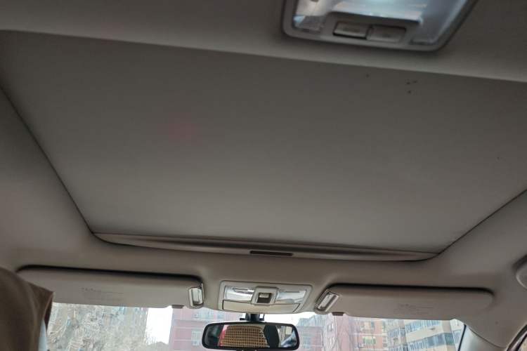 Used Kia Sorento 2012 2.4L Gasoline Luxury Edition Headliner