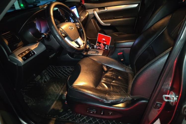 Used Kia Sorento 2012 2.4L Gasoline Luxury Edition Left Front Seat
