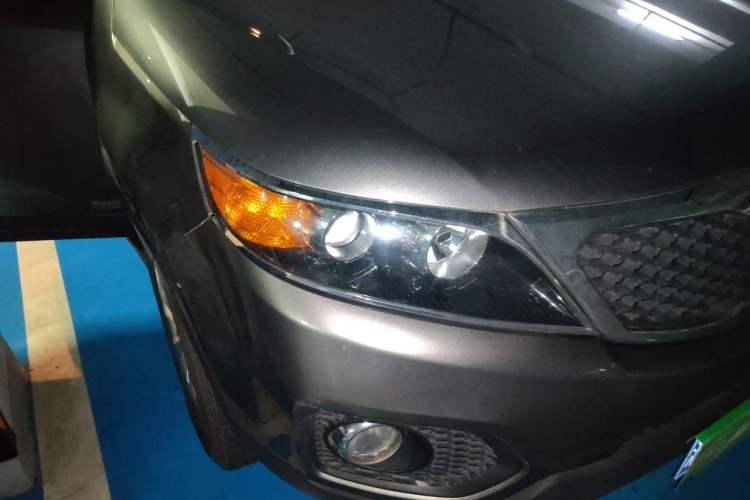 Used Kia Sorento 2012 2.4L Gasoline Luxury Edition Right Front Headlight