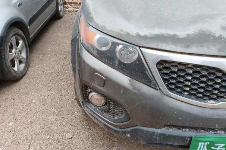 Used Kia Sorento 2012 2.4L Gasoline Comfort Edition Right Front Headlight