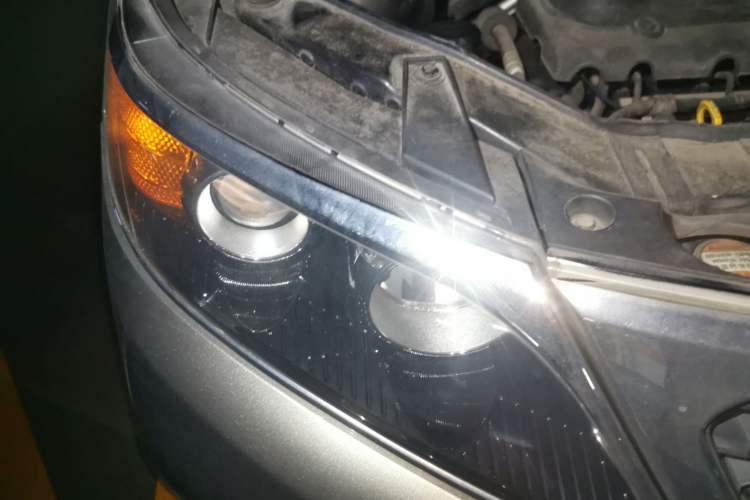 Used Kia Sorento 2012 2.4L Gasoline Comfort Edition Right Front Headlight
