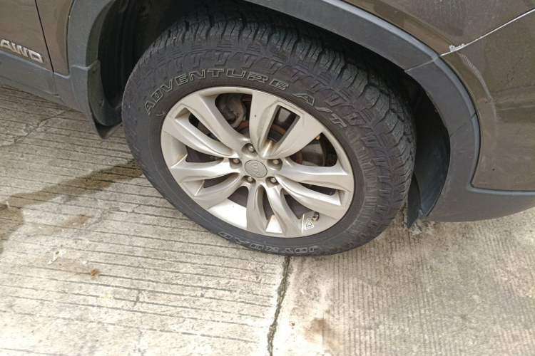 Used Kia Sorento 2012 2.2T Diesel Luxury Edition Right Front Wheel Hub
