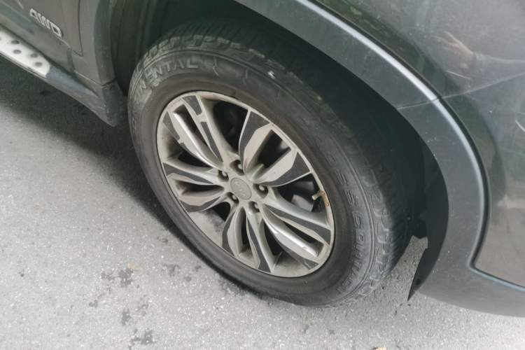 Used Kia Sorento 2012 2.2T Diesel Supreme Edition Right Front Wheel Hub