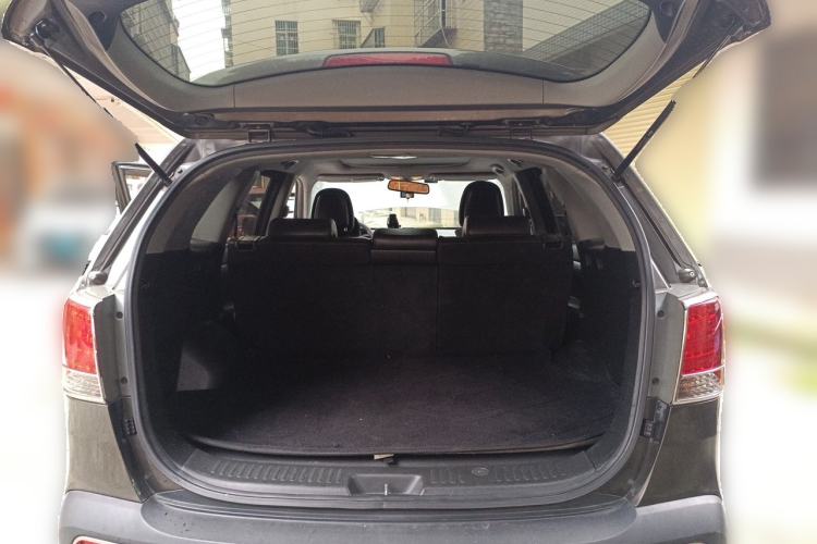 Used Kia Sorento 2012 2.2T Diesel Luxury Edition Trunk