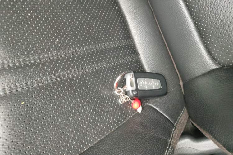 Used Kia Sorento 2012 2.2T Diesel Supreme Edition Vehicle Key