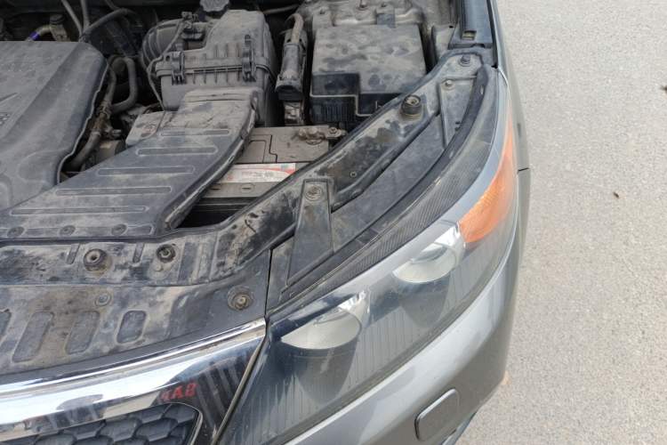 Used Kia Sorento 2012 2.2T Diesel Supreme Edition Engine Bay Left