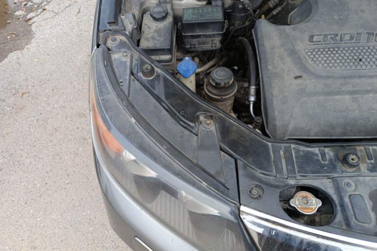 Used Kia Sorento 2012 2.2T Diesel Supreme Edition Engine Bay Right