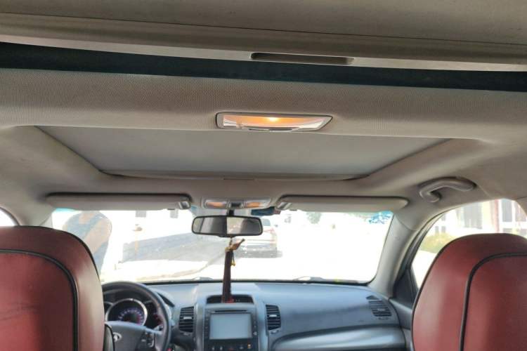 Used Kia Sorento 2012 2.4L Gasoline Supreme Edition Headliner