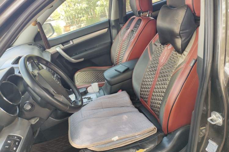 Used Kia Sorento 2012 2.4L Gasoline Supreme Edition Left Front Seat