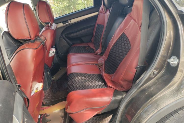Used Kia Sorento 2012 2.4L Gasoline Supreme Edition Left Rear Seat