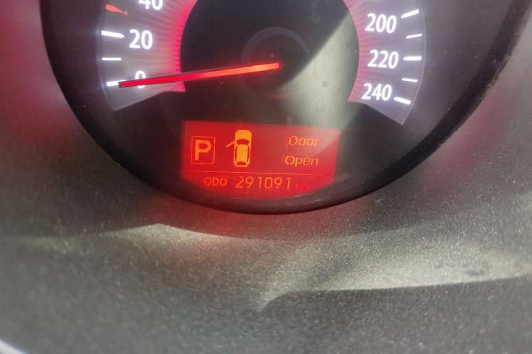 Used Kia Sorento 2012 2.4L Gasoline Supreme Edition Odometer Close Up